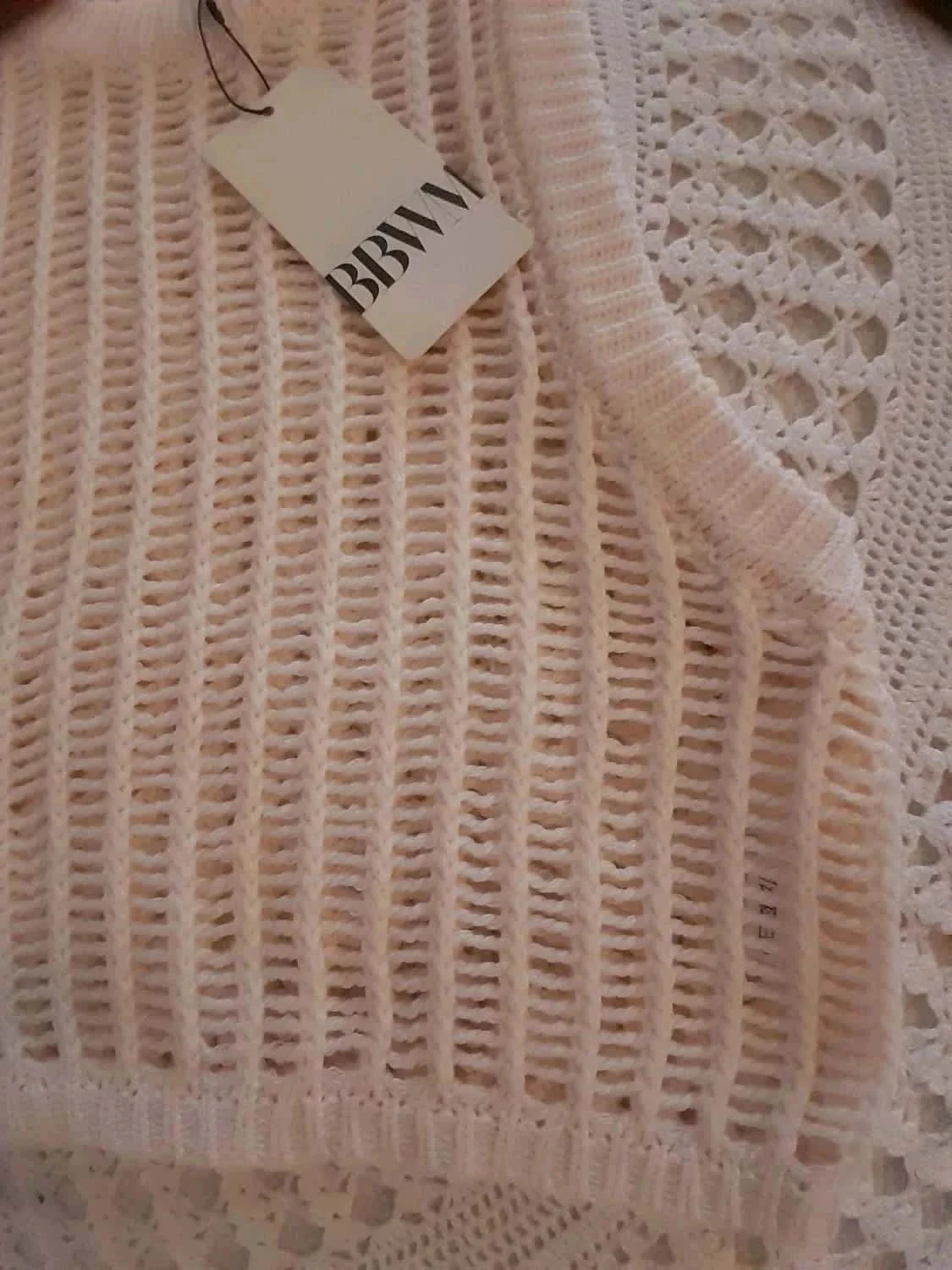 Top court, Style Ajouré, color crema, talla M, marca BBWM – photo 2